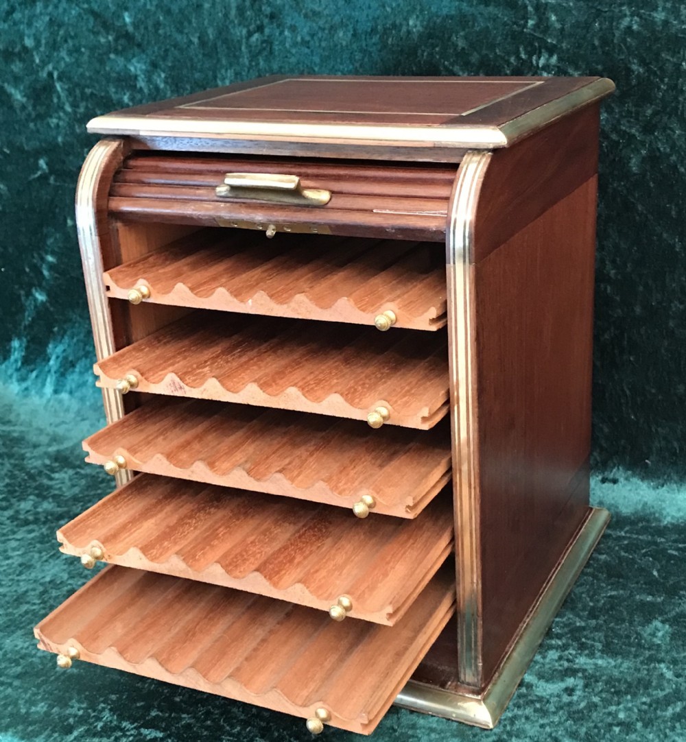 Cigar humidor circa 1900
