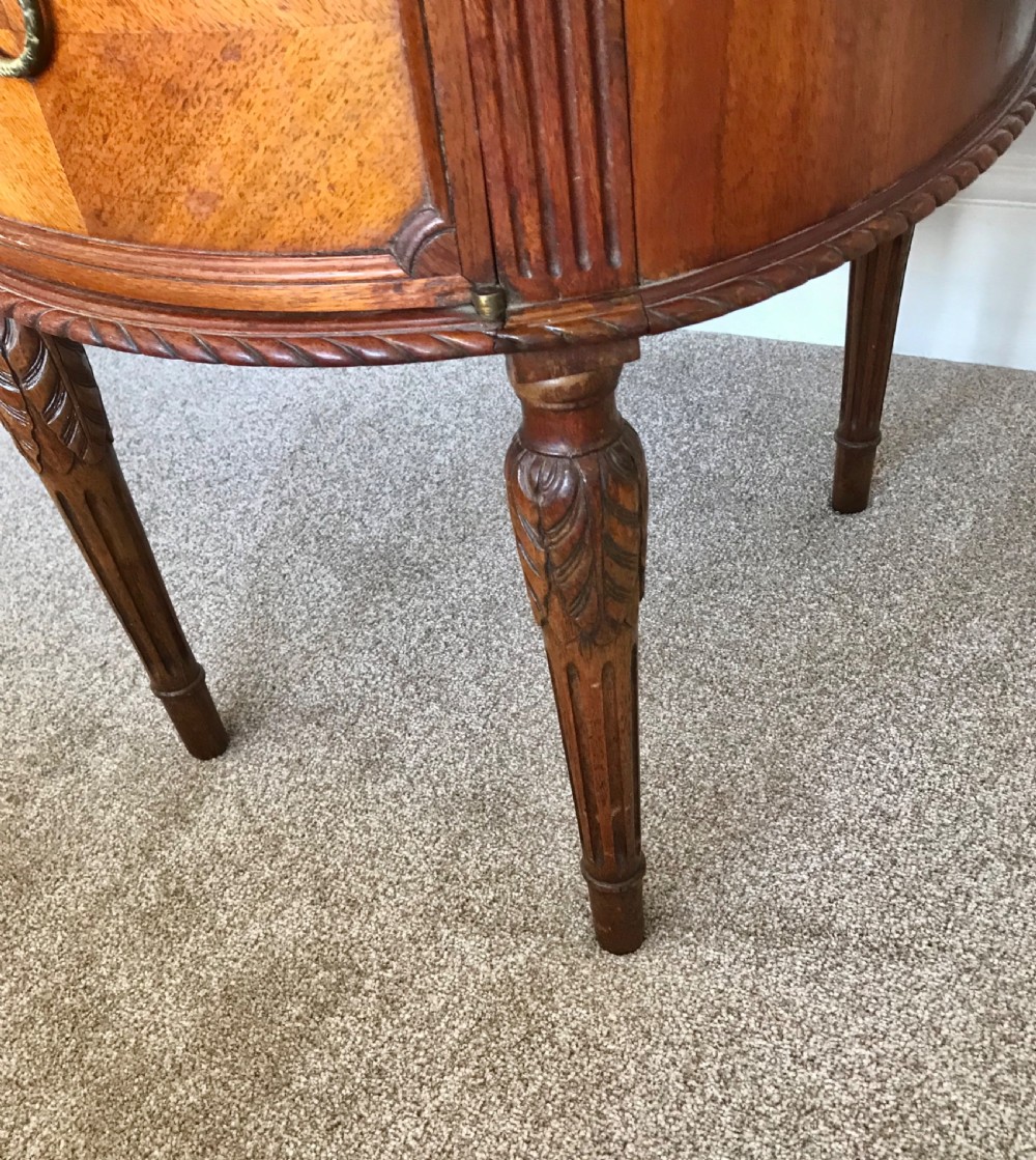 Kidney shaped kneehole desk View V
