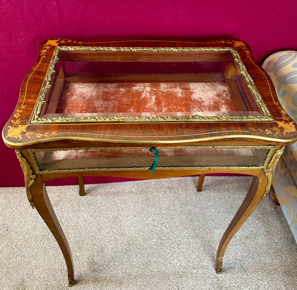 Victorian Bijouterie, Table circa 1890