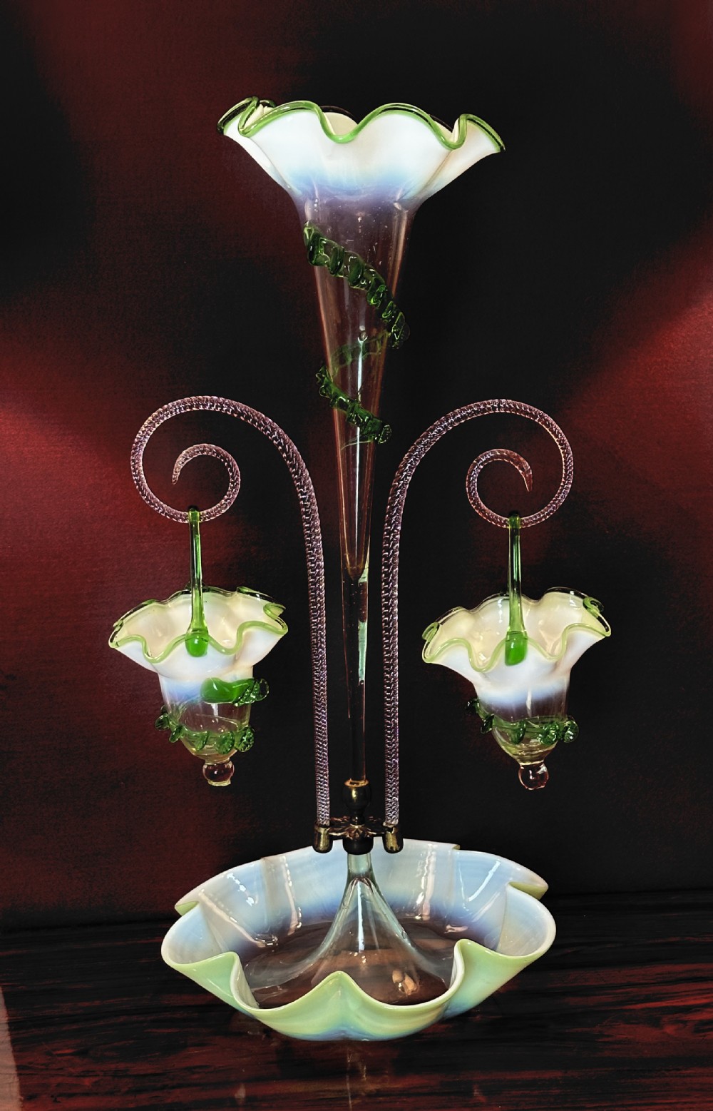 Stunning Victorian Epergne, vase  in perfect condition. Circa  1890.