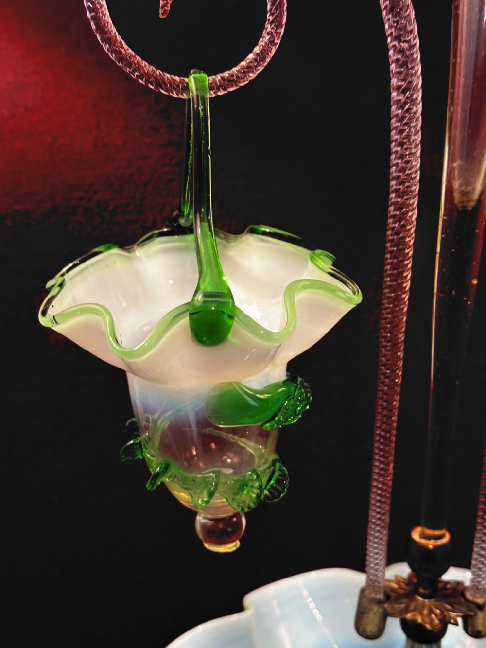 Stunning Victorian Epergne, vase  in perfect condition. Circa  1890. View II