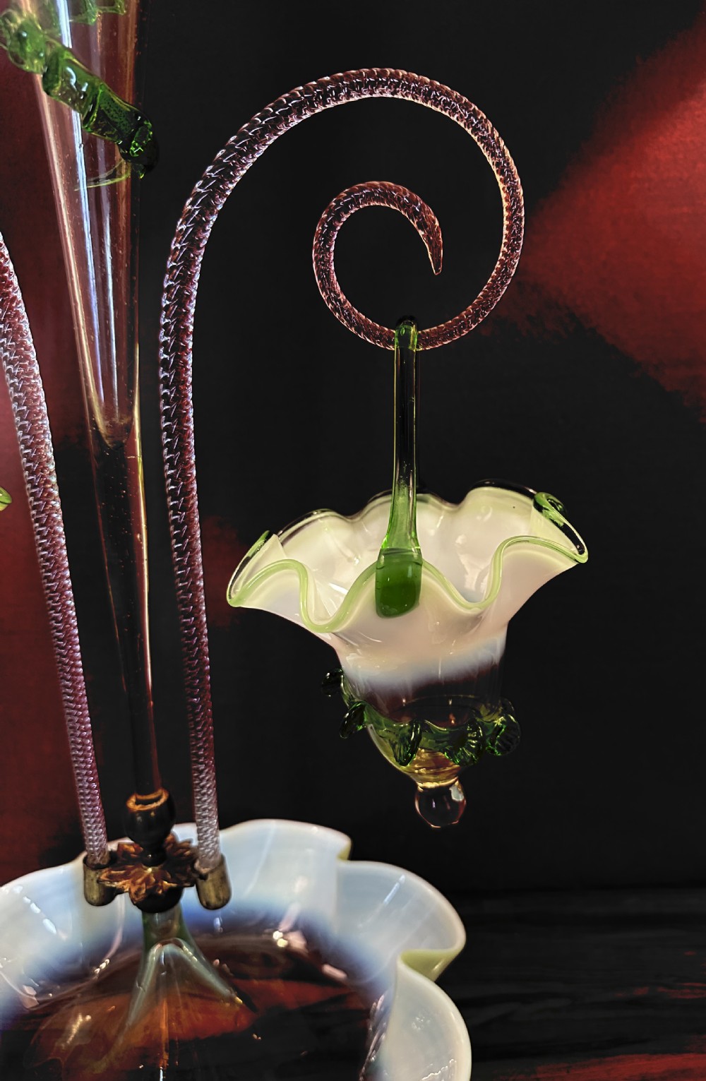 Stunning Victorian Epergne, vase  in perfect condition. Circa  1890. View IV