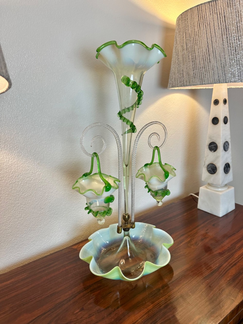 Stunning Victorian Epergne, vase  in perfect condition. Circa  1890. View VI