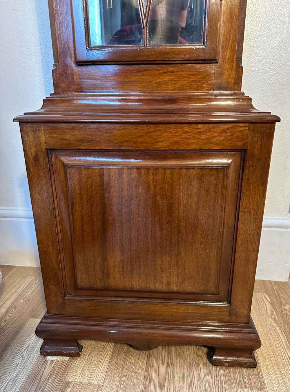 Tubular bells chiming long case clock View V