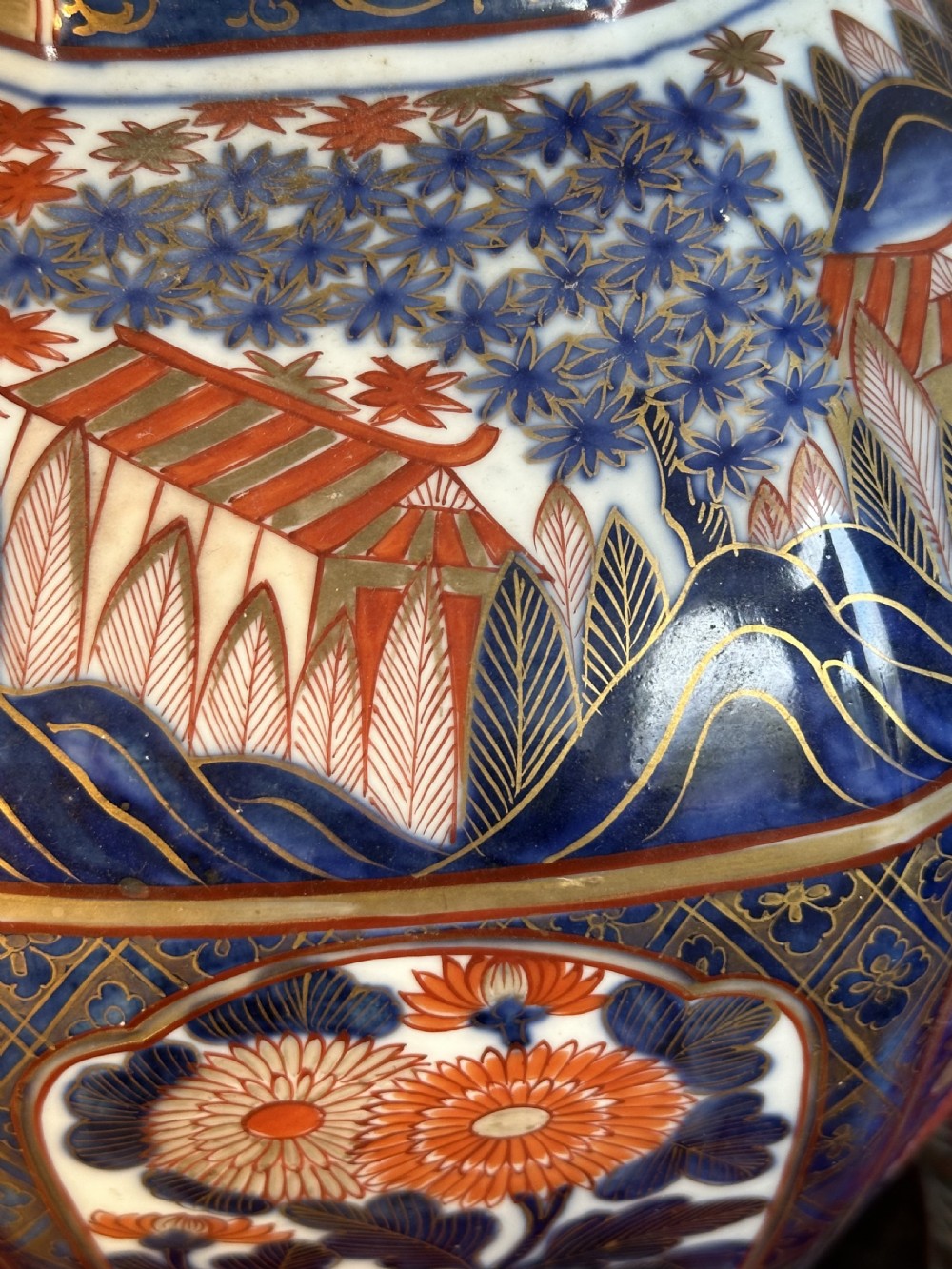 A good and large vase in the “IMARI” Palette Circa 1910
French vase. View V
