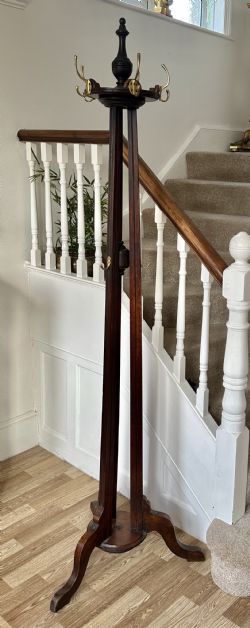 ARTS AND CRAFTS HALLSTAND CIRCA1910 HAT STAND