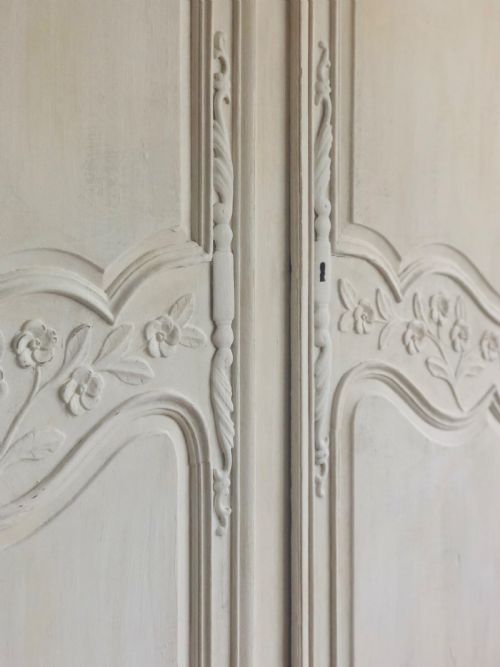 ANTIQUE FRENCH PAINTED OAK ARMOIREWARDROBELINEN PRESS WITH HANGING RAIL - ADDITIONAL PHOTO 3