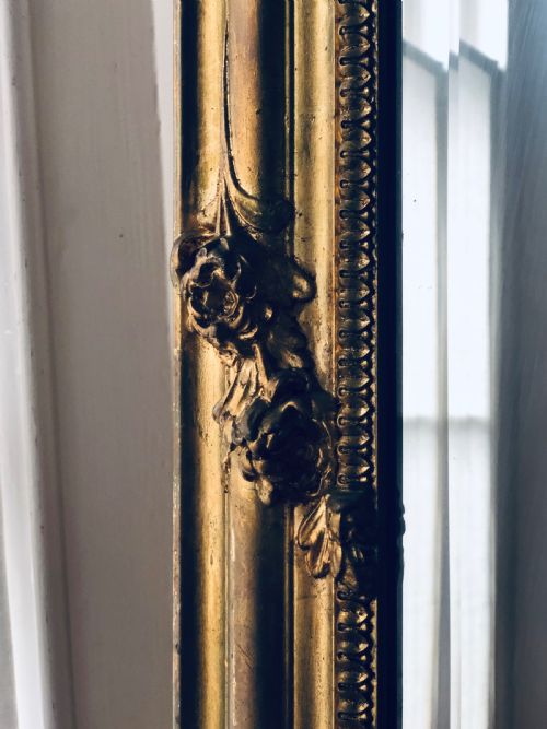 ANTIQUE FRENCH LOUIS XV CRESTED GILT LEANER MIRROR - ADDITIONAL PHOTO 3