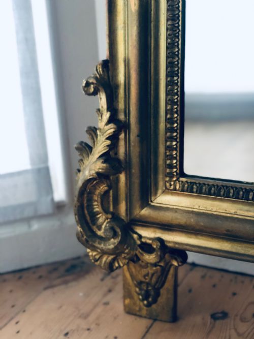 ANTIQUE FRENCH LOUIS XV CRESTED GILT LEANER MIRROR - ADDITIONAL PHOTO 4