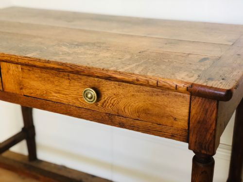 19TH CENTURY ANTIQUE FRENCH OAK TABLE - ADDITIONAL PHOTO 1