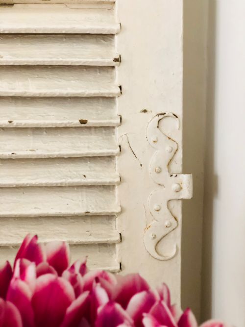 ANTIQUE FRENCH OAK PAINTED SHUTTERS MOUSTACHE HINGES - ADDITIONAL PHOTO 3