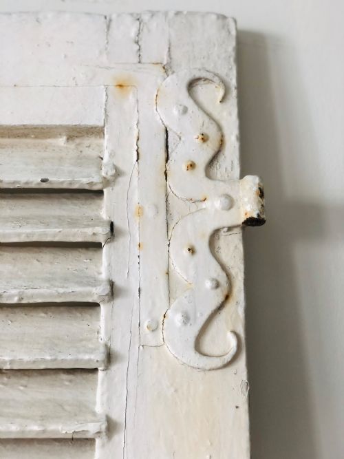 ANTIQUE FRENCH OAK PAINTED SHUTTERS MOUSTACHE HINGES - ADDITIONAL PHOTO 2