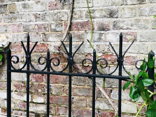 19TH CENTURY FRENCH ANTIQUE IRON GARDEN GATE - ADDITIONAL PHOTO 5