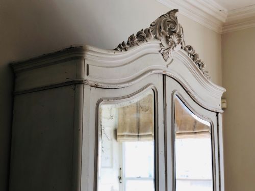 LARGE ANTIQUE FRENCH LOUIS XV ARMOIRE WARDROBE WITH HANGING RAIL - ADDITIONAL PHOTO 3