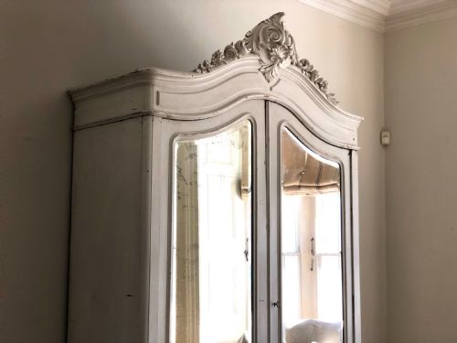 LARGE ANTIQUE FRENCH LOUIS XV ARMOIRE WARDROBE WITH HANGING RAIL - ADDITIONAL PHOTO 6