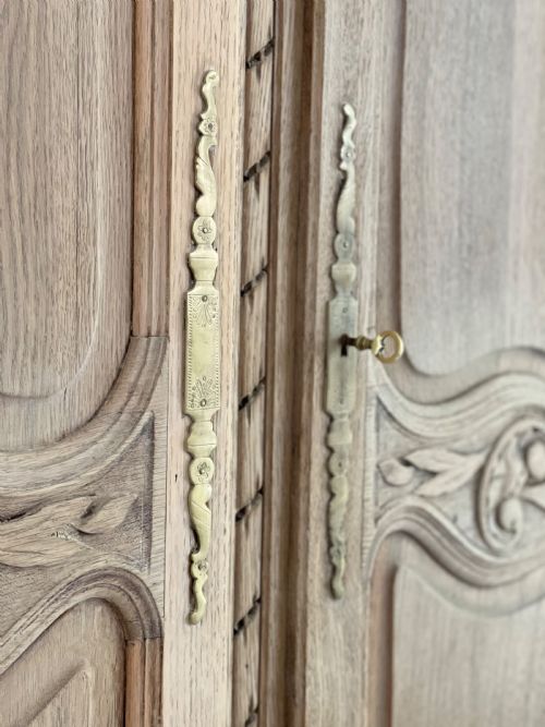 ANTIQUE FRENCH OAK ARMOIRE LINEN PRESS - ADDITIONAL PHOTO 3