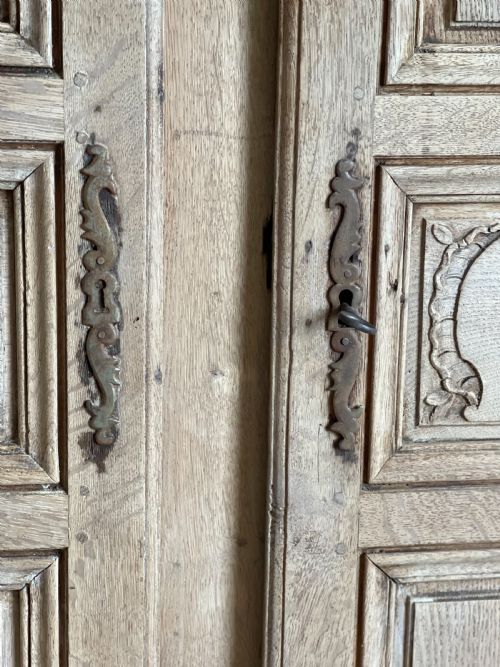 18TH CENTURY ANTIQUE FRENCH OAK ARMOIRE LINEN PRESS WITH HANGING RAIL - ADDITIONAL PHOTO 5