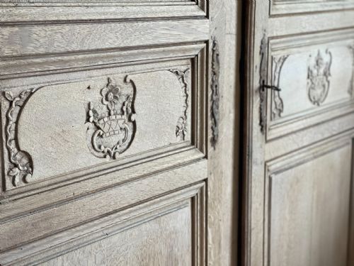 18TH CENTURY ANTIQUE FRENCH OAK ARMOIRE LINEN PRESS WITH HANGING RAIL - ADDITIONAL PHOTO 7