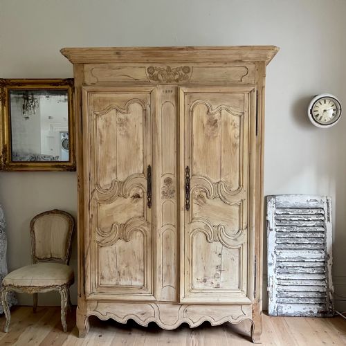 19th century french armoire with hanging rail - CATEGORY: ANTIQUE CUPBOARDS - DATED 1870