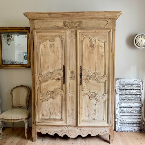 19TH CENTURY FRENCH ARMOIRE WITH HANGING RAIL - ADDITIONAL PHOTO 1