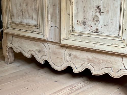 19TH CENTURY FRENCH ARMOIRE WITH HANGING RAIL - ADDITIONAL PHOTO 2