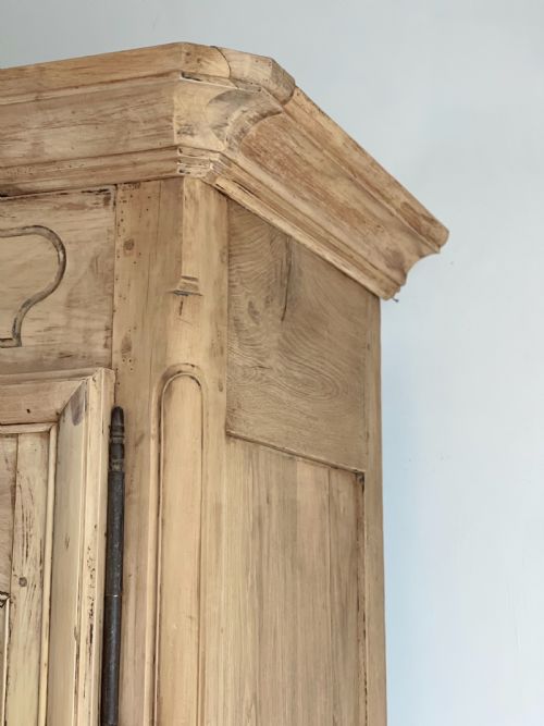 19TH CENTURY FRENCH ARMOIRE WITH HANGING RAIL - ADDITIONAL PHOTO 4