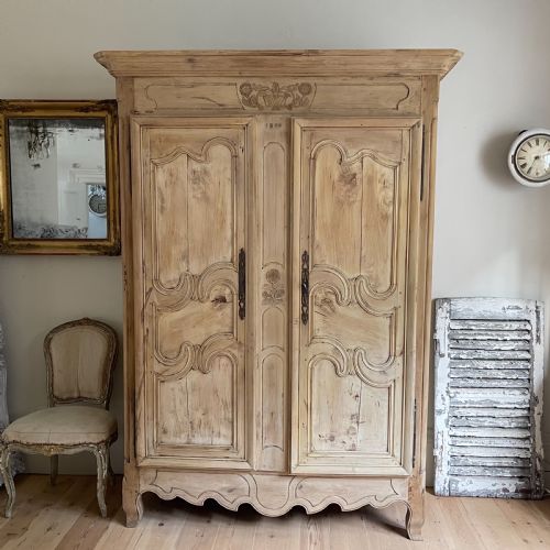 19TH CENTURY FRENCH ARMOIRE WITH HANGING RAIL - ADDITIONAL PHOTO 6