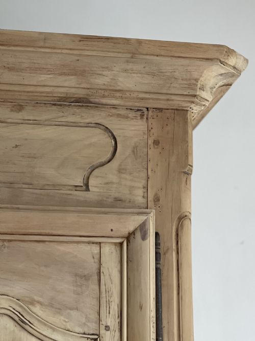 19TH CENTURY FRENCH ARMOIRE WITH HANGING RAIL - ADDITIONAL PHOTO 10