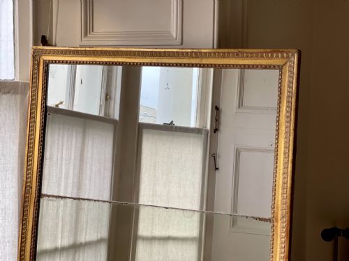 19TH CENTURY FRENCH GILT LEANER MIRROR SPLIT MERCURY GLASS - ADDITIONAL PHOTO 3