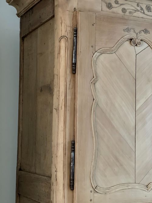 19TH CENTURY FRENCH CABINET LINEN PRESS - ADDITIONAL PHOTO 4