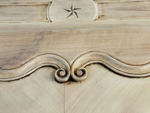 19TH CENTURY FRENCH BONNETIRE CUPBOARD - ADDITIONAL PHOTO 10