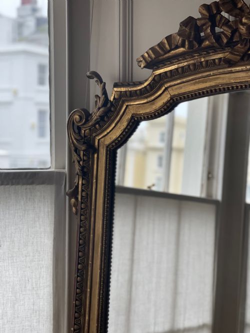 19TH CENTURY FRENCH GILT LEANER MIRROR MERCURY GLASS - ADDITIONAL PHOTO 8
