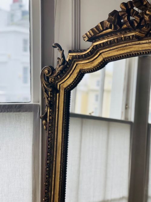 19TH CENTURY FRENCH GILT LEANER MIRROR MERCURY GLASS - ADDITIONAL PHOTO 13