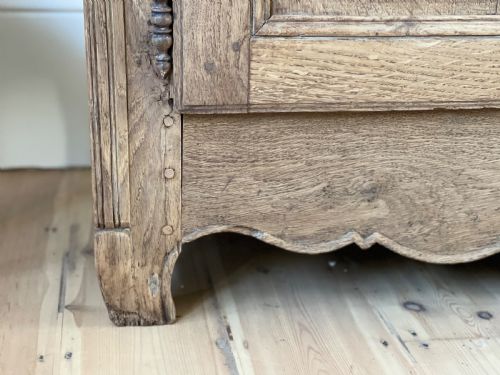 19TH CENTURY FRENCH OAK ARMOIRE WARDROBE WITH HANGING RAIL - ADDITIONAL PHOTO 4