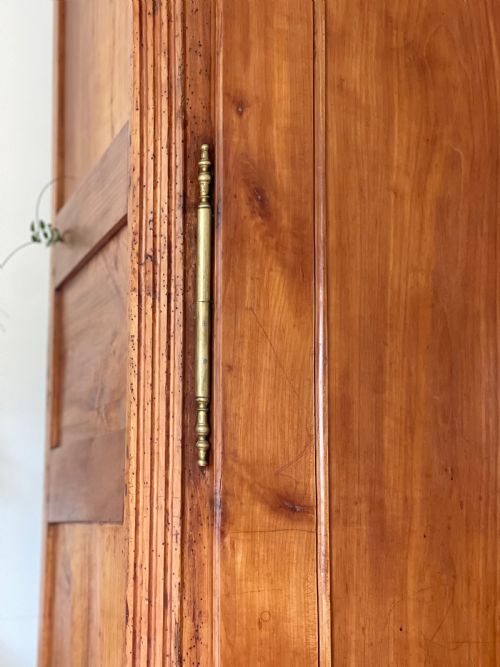 ANTIQUE FRENCH ARMOIRE - ADDITIONAL PHOTO 4