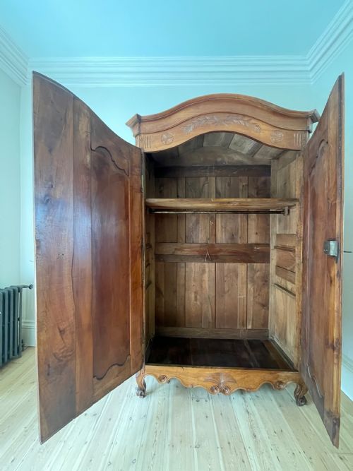 ANTIQUE FRENCH ARMOIRE - ADDITIONAL PHOTO 3