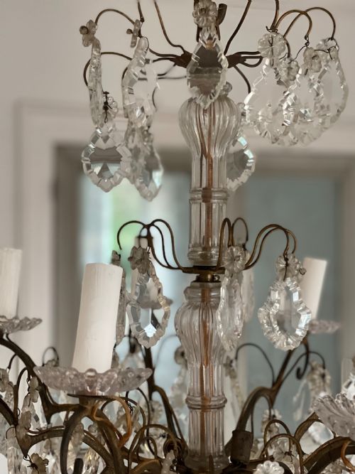 ANTIQUE FRENCH CRYSTAL CHANDELIER - ADDITIONAL PHOTO 4