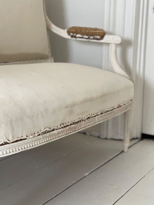 LATE 19TH CENTURY FRENCH LOUIS XVI SOFA CHAISE - ADDITIONAL PHOTO 7