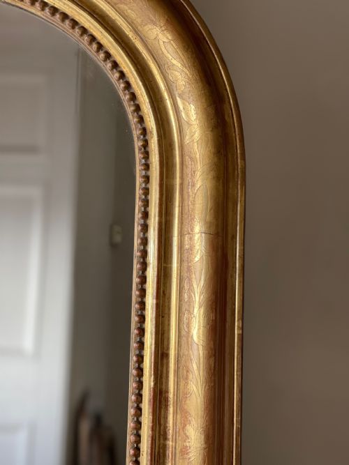 LARGE 19TH CENTURY FRENCH GILT LEANER MIRROR MERCURY GLASS - ADDITIONAL PHOTO 4