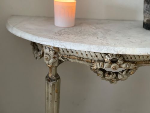 LATE 18TH CENTURY FRENCH CONSOLE WITH MARBLE TOP - ADDITIONAL PHOTO 3