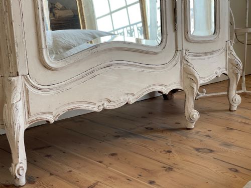 ANTIQUE FRENCH TRIPLE ARMOIRE - ADDITIONAL PHOTO 3