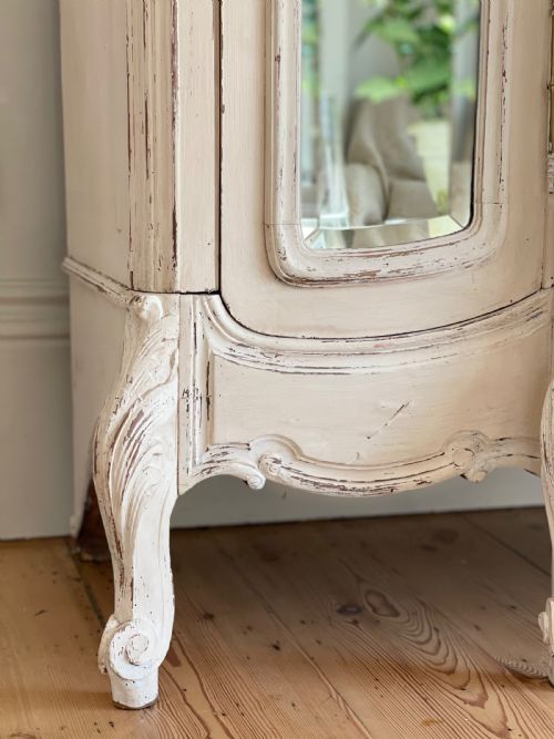 ANTIQUE FRENCH TRIPLE ARMOIRE - ADDITIONAL PHOTO 4
