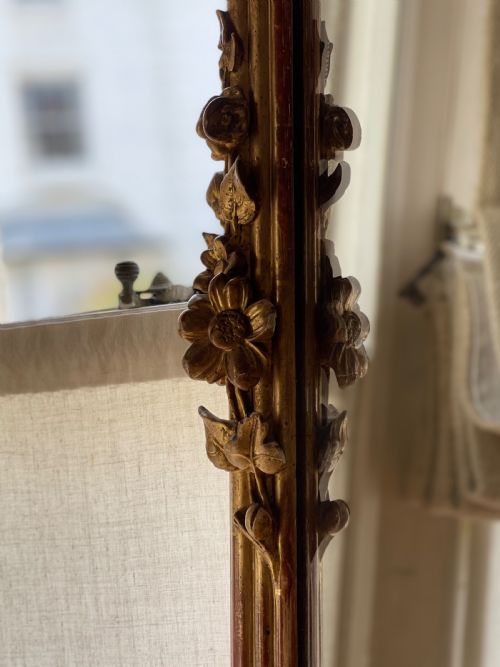 LARGE 19TH CENTURY ANTIQUE FRENCH GILT LEANER MIRROR MERCURY GLASS - ADDITIONAL PHOTO 2