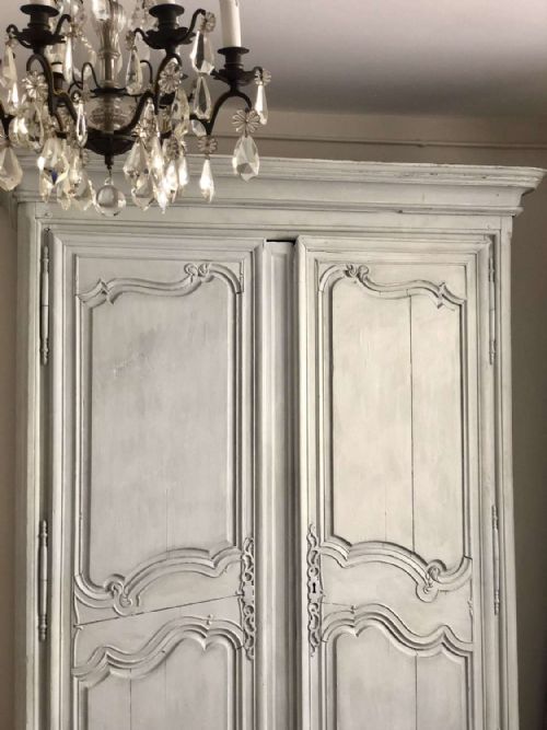 EARLY 19TH CENTURY ANTIQUE FRENCH OAK PAINTED ARMOIRE LINEN PRESS - ADDITIONAL PHOTO 7