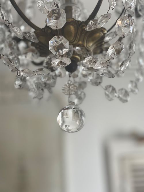 19TH CENTURY FRENCH CRYSTAL CHANDELIER REWIRED - ADDITIONAL PHOTO 2