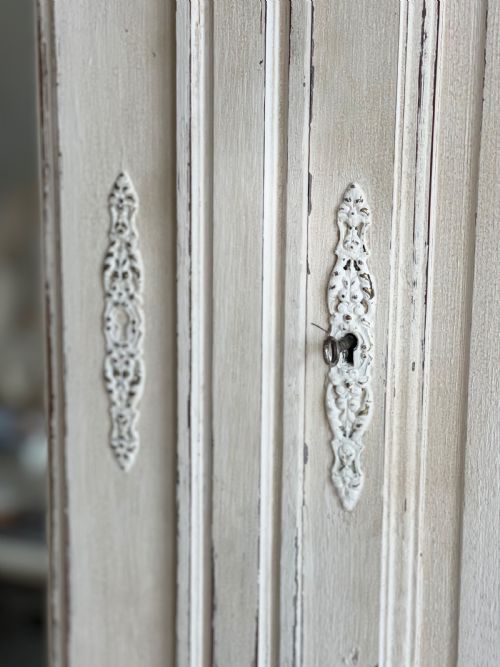 ANTIQUE FRENCH PAINTED TRIPLE ARMOIRE - ADDITIONAL PHOTO 7