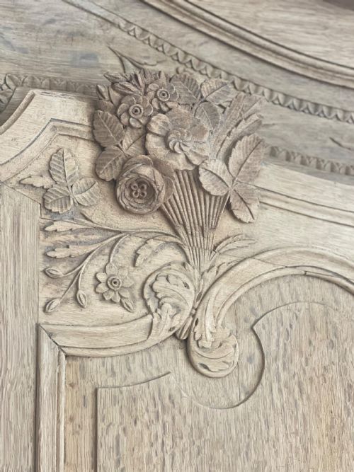 ANTIQUE FRENCH OAK ARMOIRE WITH HANGING RAIL - ADDITIONAL PHOTO 6