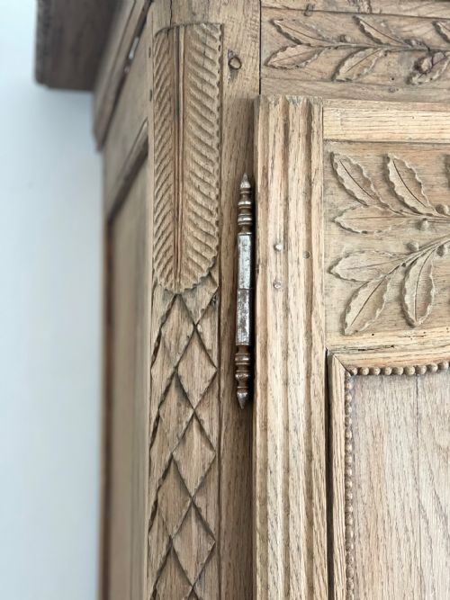 ANTIQUE FRENCH OAK WEDDING ARMOIRE WARDROBE WITH HANGING RAIL - ADDITIONAL PHOTO 8