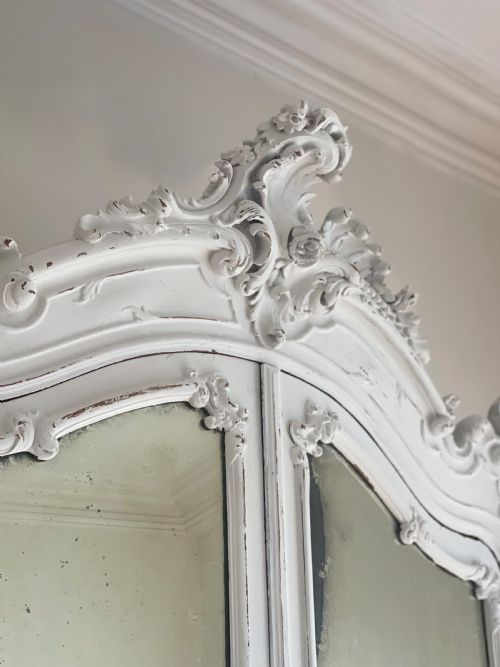 ANTIQUE FRENCH PAINTED LOUIS XV ARMOIRE WARDROBE WITH HANGING RAILS - ADDITIONAL PHOTO 1