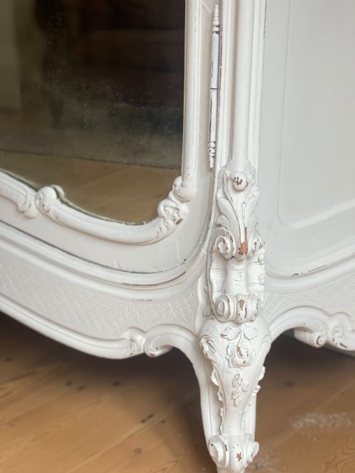 ANTIQUE FRENCH PAINTED LOUIS XV ARMOIRE WARDROBE WITH HANGING RAILS - ADDITIONAL PHOTO 4